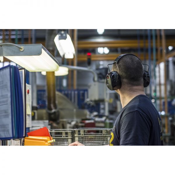 3M Peltor ProTac III Slim - Headband - In use (4)